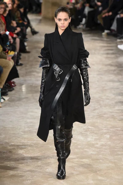 Look 1